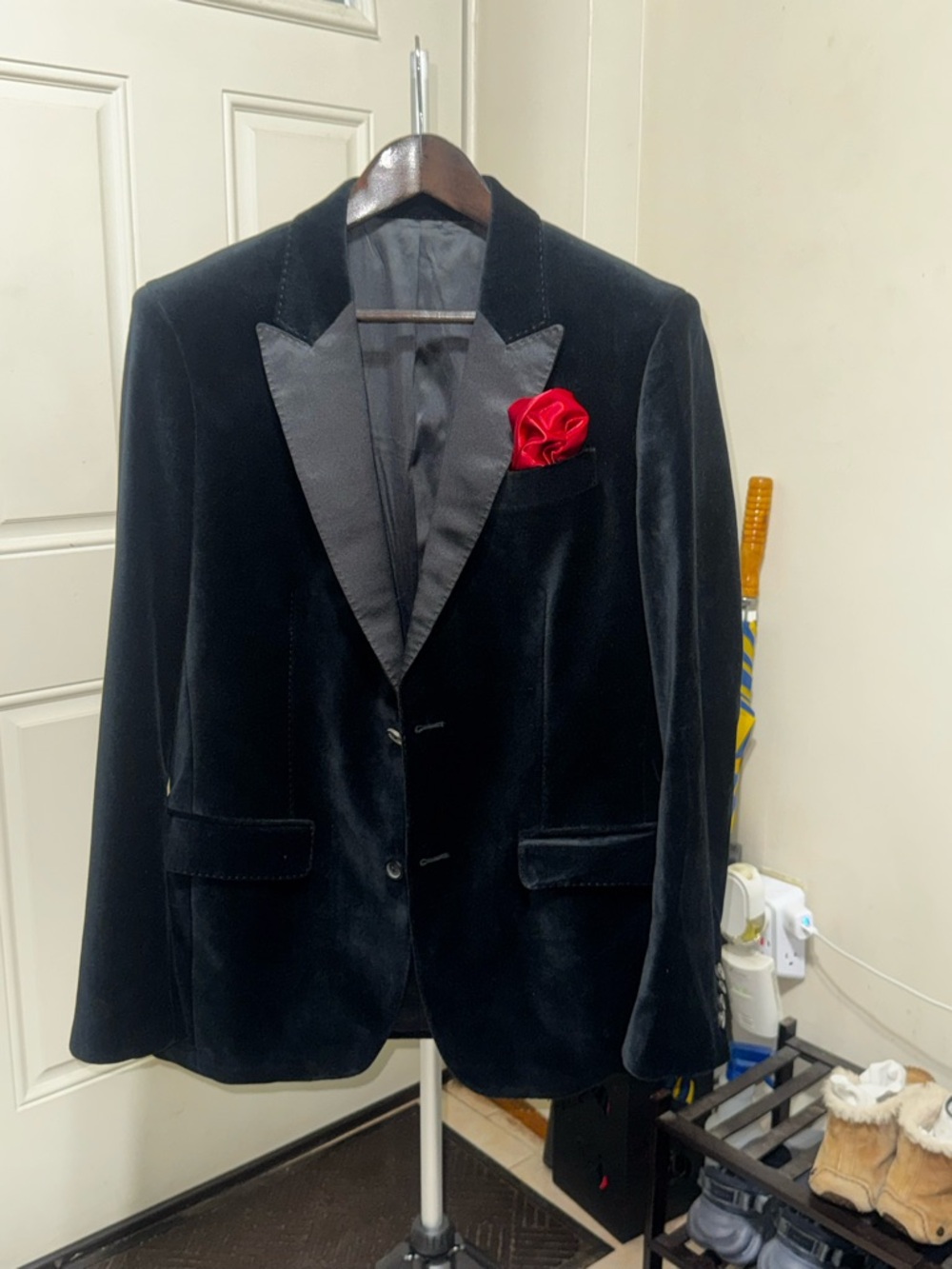 Elie Tahari I Men’s I Blazer I Velvet I Dinner I Peak Lapels I Side Vents - Picture 2 of 11